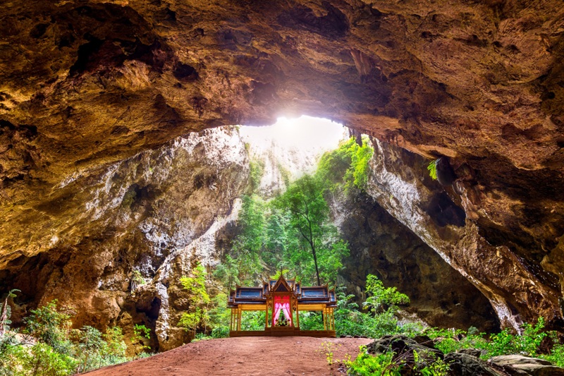 Mawsmai Cave vs Krem Liat Prah: Choosing Your First Meghalaya Cave Experience